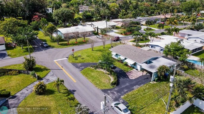 3049 6th Ave, Wilton Manors, FL 33311