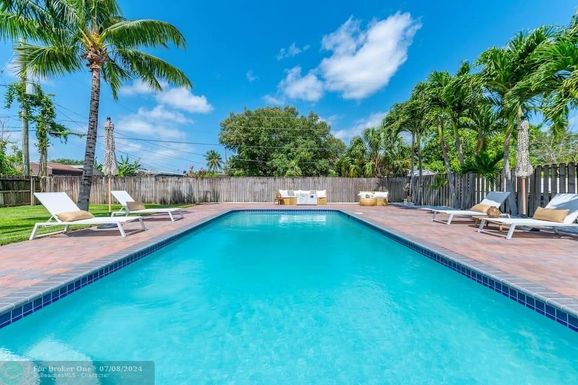 1811 42nd Ave, Fort Lauderdale, FL 33317