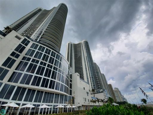 15901 Collins Ave, Sunny Isles Beach, FL 33160