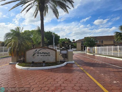 2213 80th Ter, Miramar, FL 33025