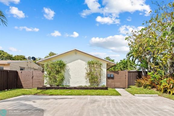 1533 2nd Ave, Fort Lauderdale, FL 33311