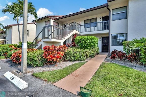 7650 Tahiti Ln, Lake Worth, FL 33467