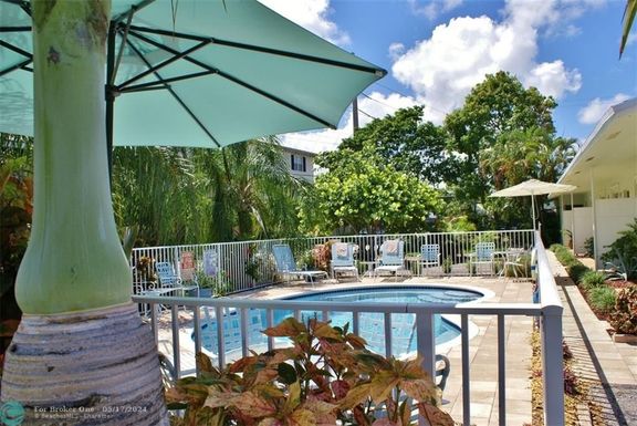 2300 9th Ave, Wilton Manors, FL 33305