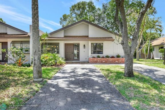 4320 Palm Forest Dr, Delray Beach, FL 33445