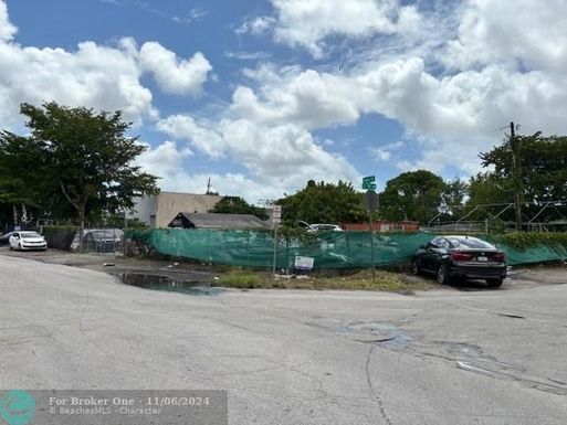 5898 dewey, Hollywood, FL 33023