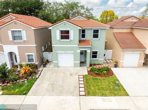 11285 Sunview Way, Hollywood, FL 33026
