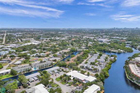 6 Middlesex Dr, Wilton Manors, FL 33305