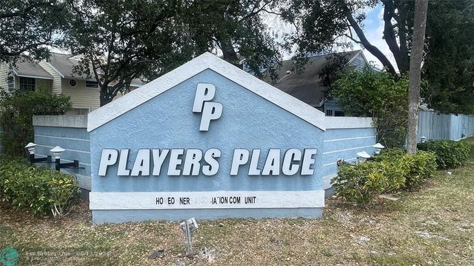 1921 Players Pl, North Lauderdale, FL 33068