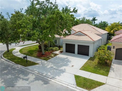 1103 Camellia Cir, Weston, FL 33326