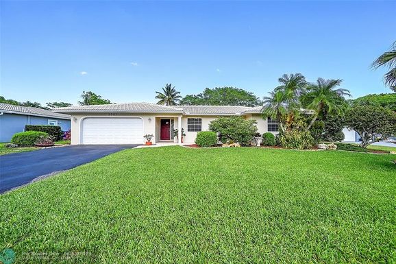 3801 103rd Ave, Coral Springs, FL 33065