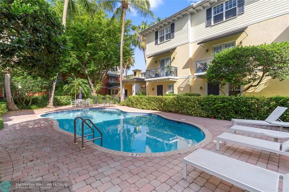 2241 9th Ave, Wilton Manors, FL 33305