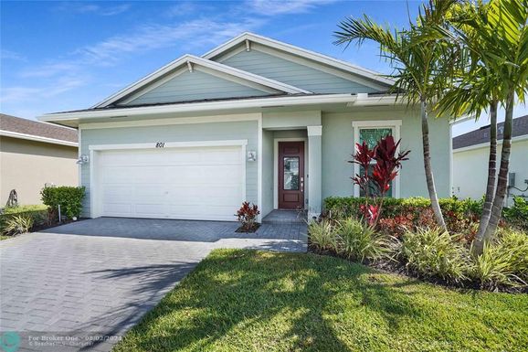 801 Bloomfield Road, Port St Lucie, FL 34984