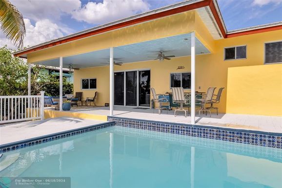 2201 18th Ave, Wilton Manors, FL 33305