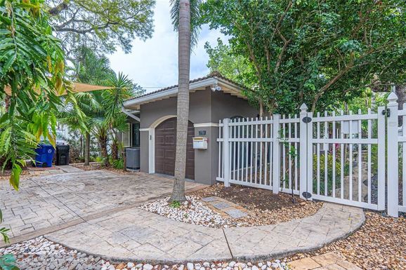 222 16th Ave, Fort Lauderdale, FL 33301