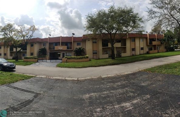 10270 35th St, Coral Springs, FL 33065