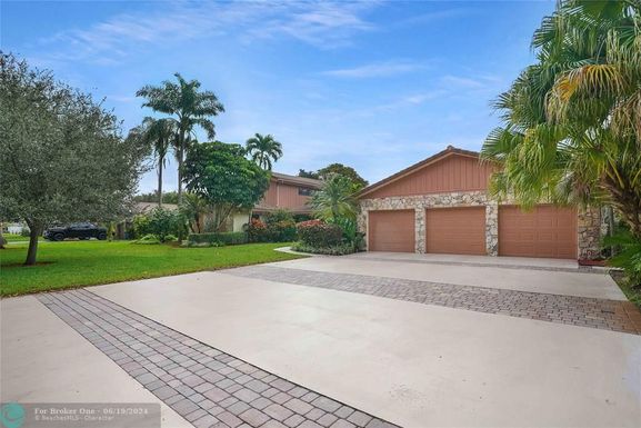 11100 24th St, Coral Springs, FL 33065