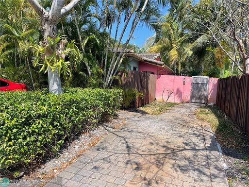 1334 16th Ave, Fort Lauderdale, FL 33304