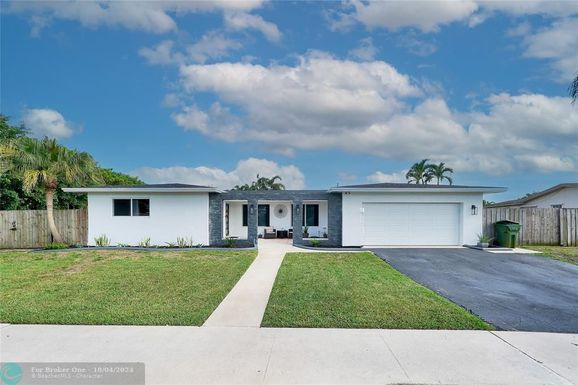 10820 19th St, Pembroke Pines, FL 33026