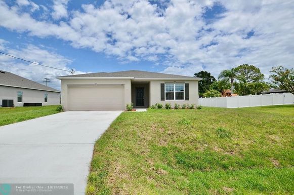 483 Ravenswood Ln, Port St Lucie, FL 34983