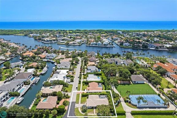 500 Silver Ln, Boca Raton, FL 33432