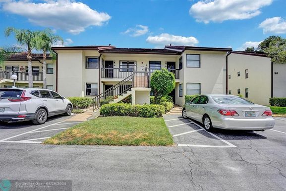 7674 Tahiti Ln, Lake Worth, FL 33467