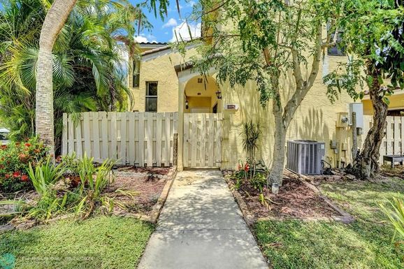 22276 Pineapple Walk Dr, Boca Raton, FL 33433