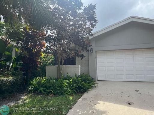 3049 27th Ave, Boca Raton, FL 33434