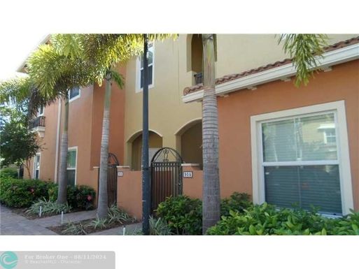 2851 Prospect Rd, Fort Lauderdale, FL 33309