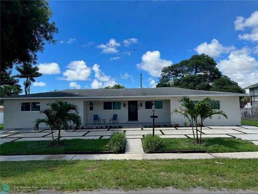 214 5th St, Dania Beach, FL 33004