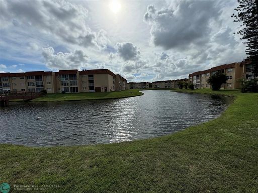 2781 Pine Island Rd, Sunrise, FL 33322