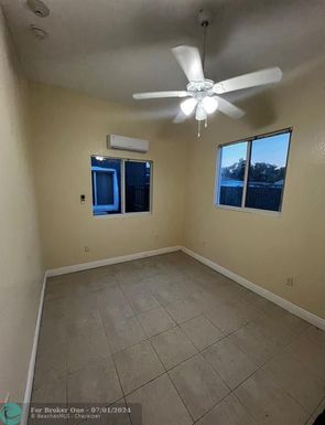 526 NW 15th Way, Fort Lauderdale, FL 33311