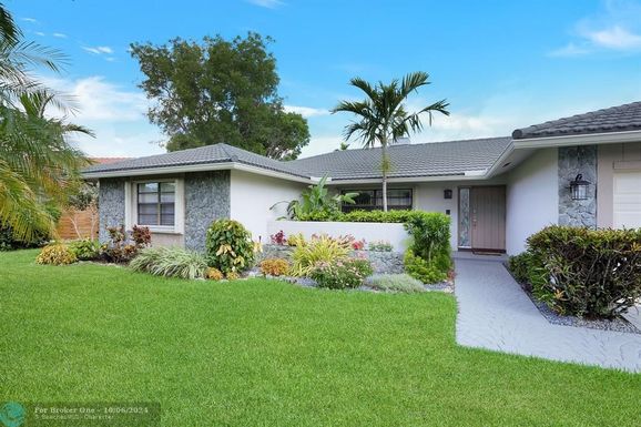 1031 97th Ave, Plantation, FL 33322