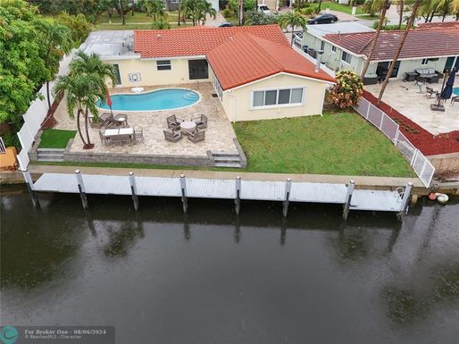 1215 11th Ave, Deerfield Beach, FL 33441