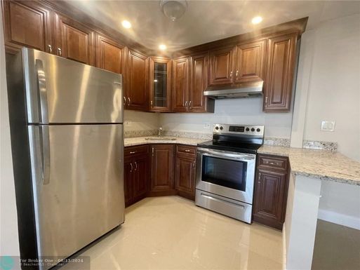 5201 24TH TER, Fort Lauderdale, FL 33308