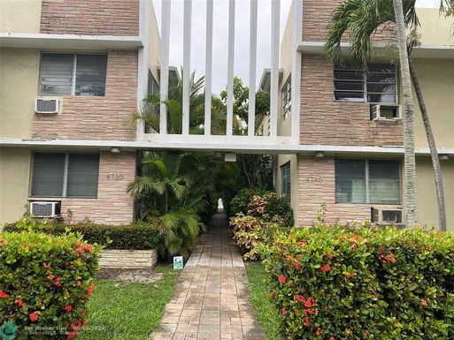 4730 Pine Tree Dr, Miami Beach, FL 33140