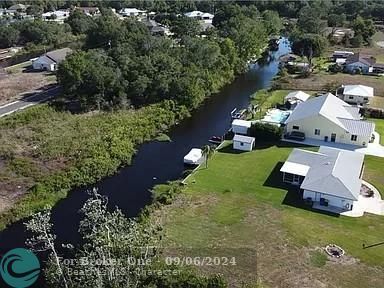 370 Parker St NE, Lake Placid, FL 33852