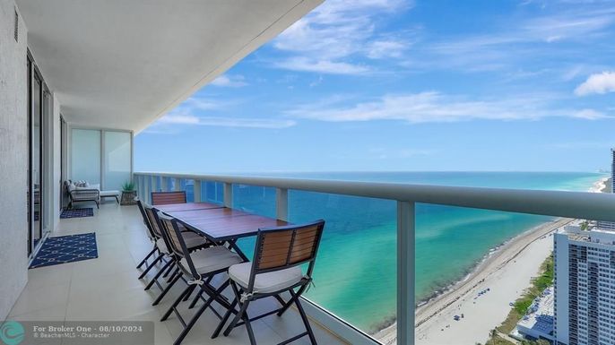 1830 Ocean Dr, Hallandale Beach, FL 33009