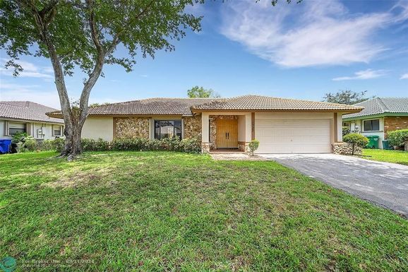 1722 112th Ter, Coral Springs, FL 33071