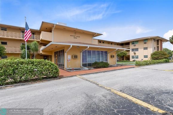 1050 Sample Rd, Pompano Beach, FL 33064