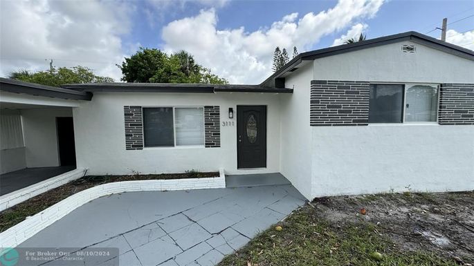 3111 4th St, Lauderhill, FL 33311