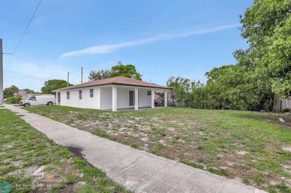 207 5 street, Deerfield Beach, FL 33441