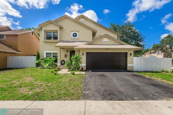 9701 12th St, Pembroke Pines, FL 33025