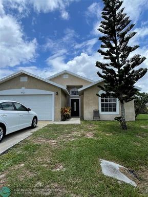 9721 117th Trl, Okeechobee, FL 34974