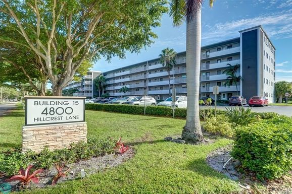 4800 Hillcrest Ln, Hollywood, FL 33021