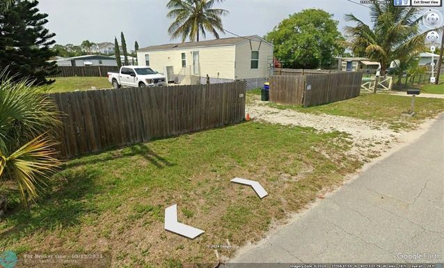 2735 Carroll St, Stuart, FL 34997