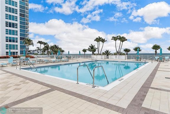 1620 Ocean Blvd, Pompano Beach, FL 33062