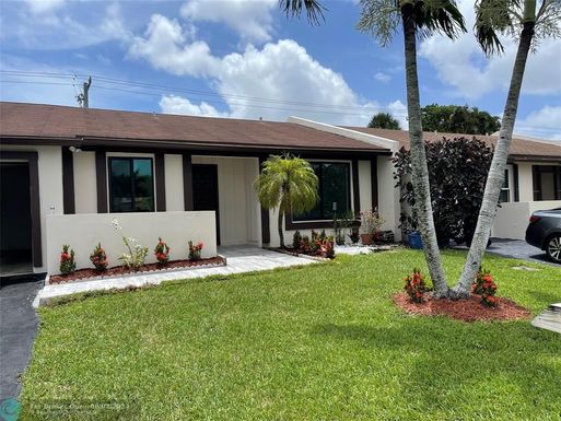 15672 Bottlebrush Cir, Delray Beach, FL 33484