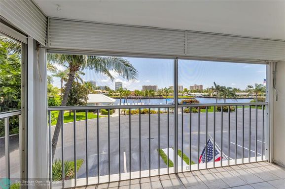 6523 Bay Club Dr, Fort Lauderdale, FL 33308