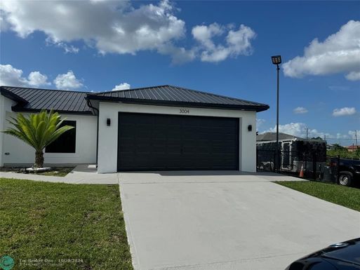 3004 26th St, Lehigh Acres, FL 33976