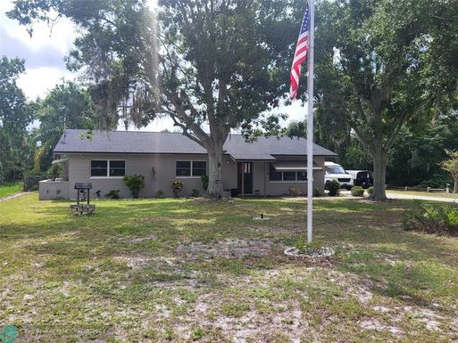 4 Pine St., Lake Placid, FL 33852